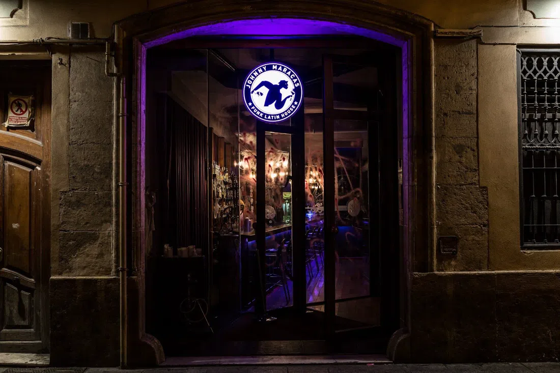Johnny Maracas, Valencia