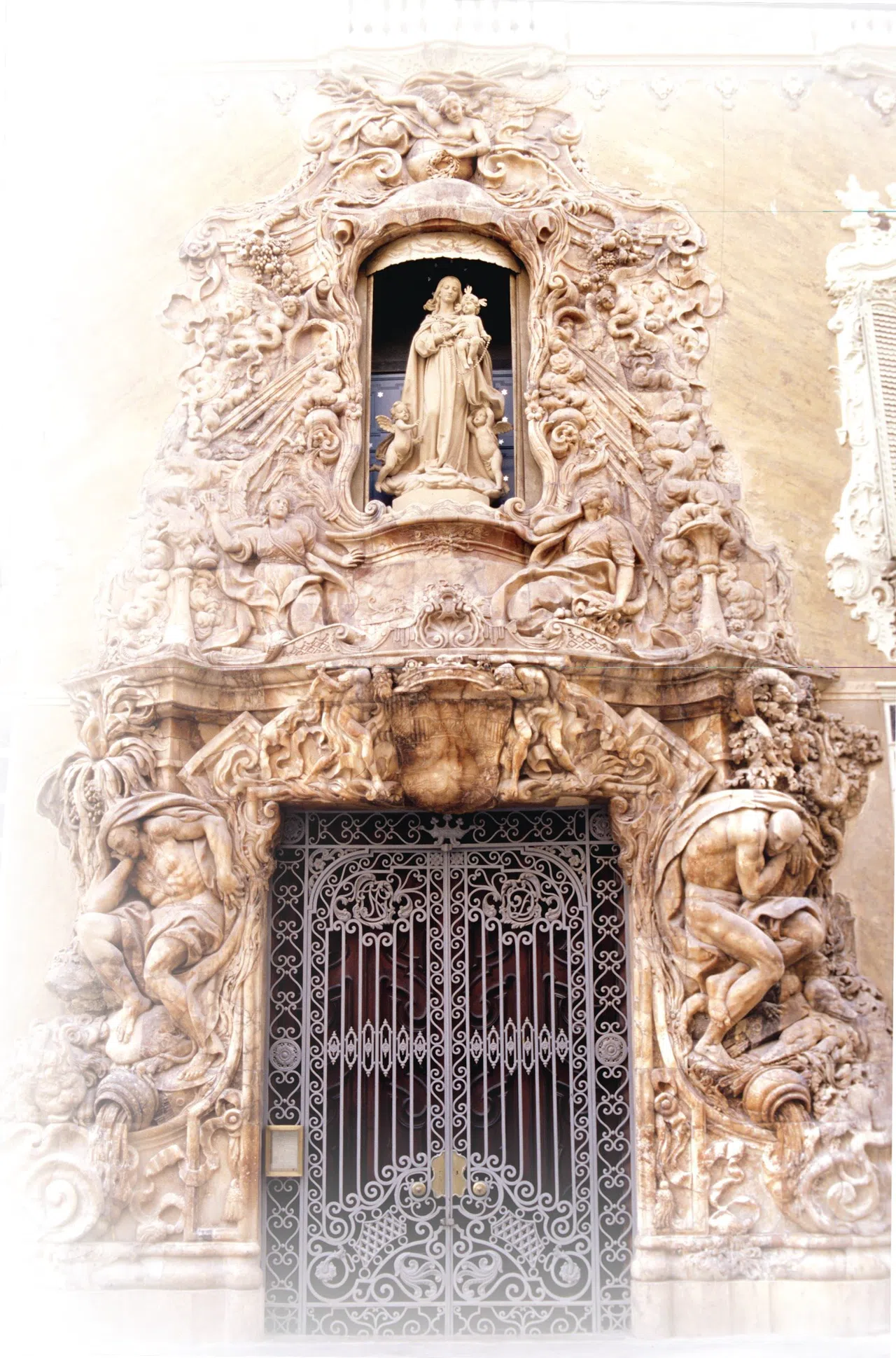 Fliesen, Ton und Moderne: Valencias leise Designgeschichte